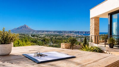 Do Buyers Pay Estate Agent Fees in Jávea?